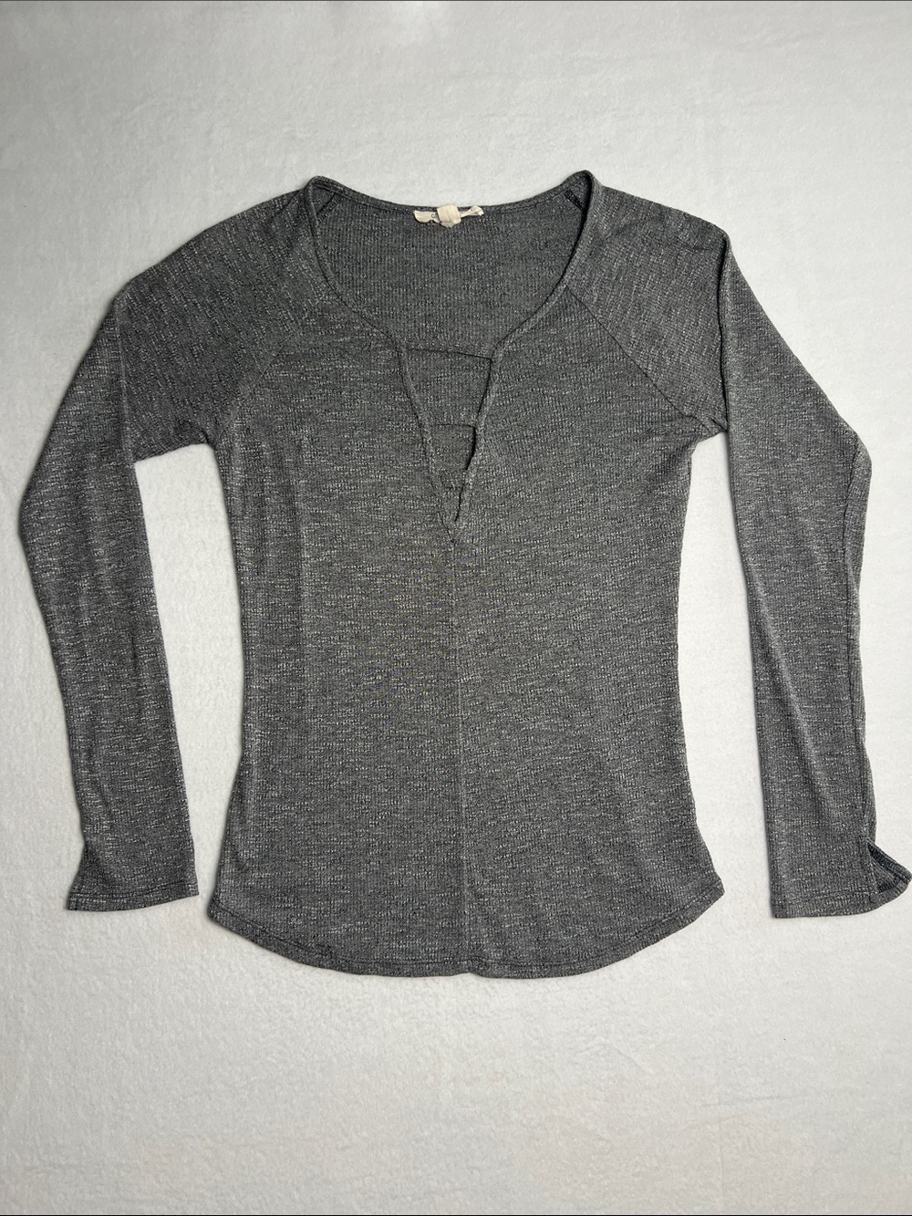 Onetheland Grey Knit Top Small Long Sleeve Cutout Neck Y2K